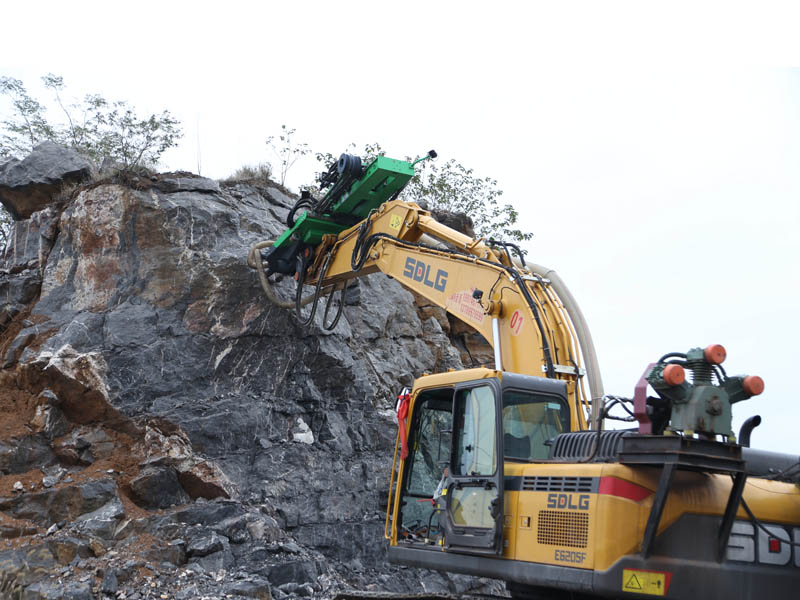 大型巖石劈裂機(jī) 大型巖石劈裂機(jī)