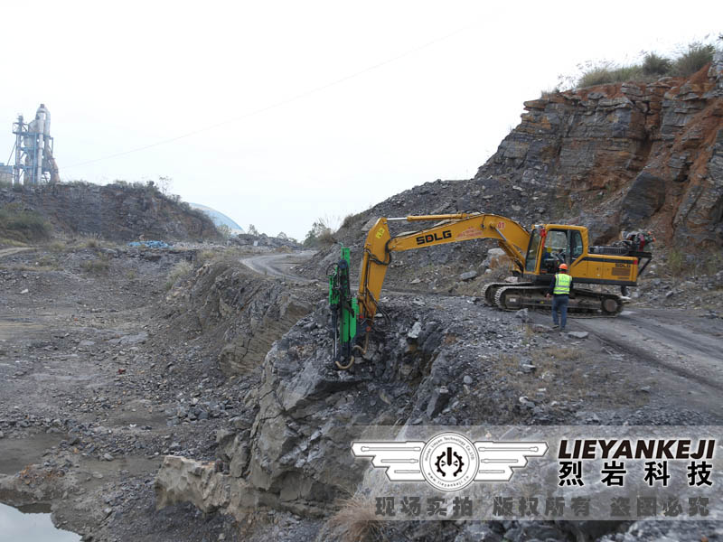 挖機巖石鉆裂一體機價格 挖機巖石鉆裂一體機價格